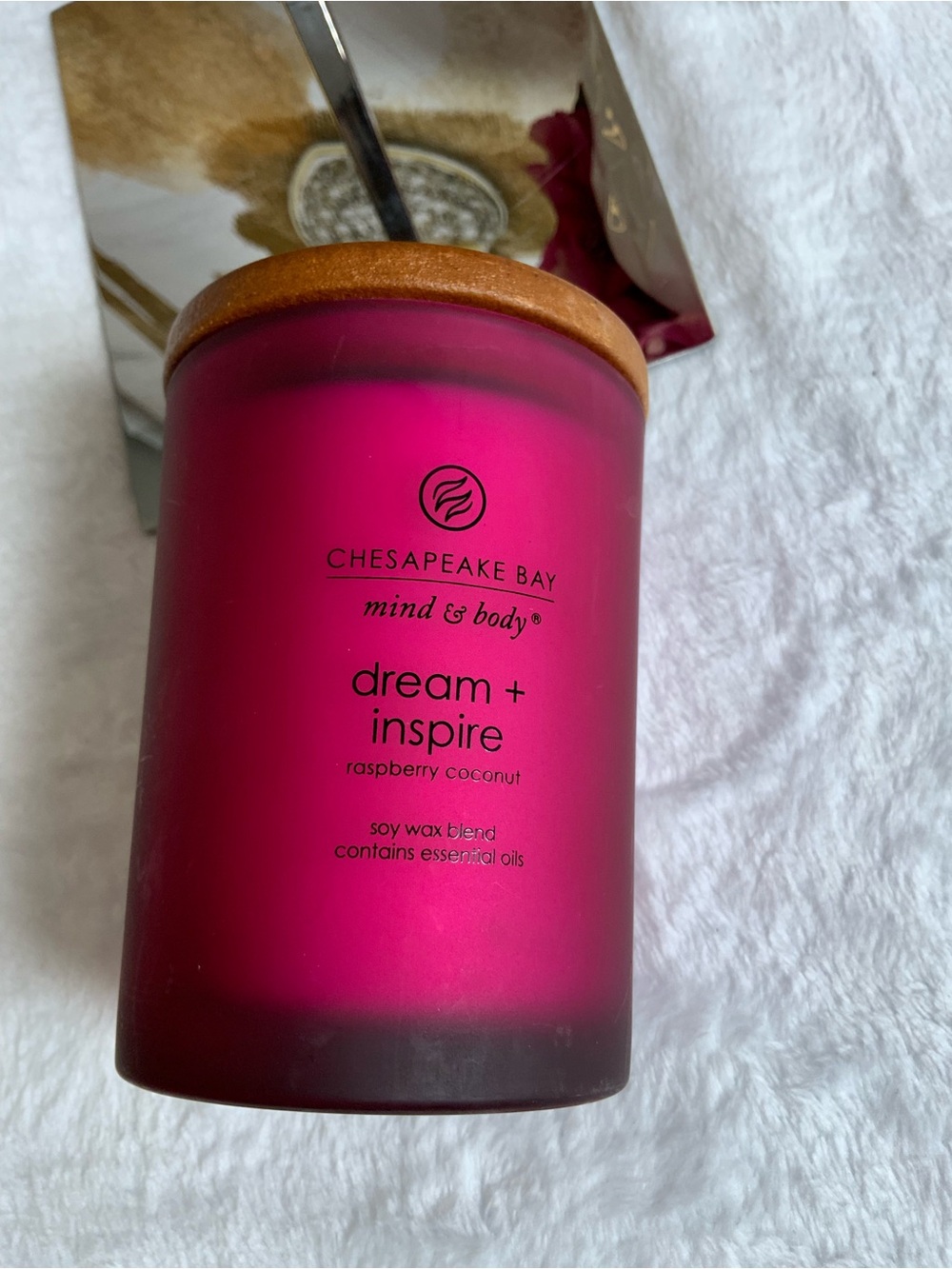 Chesapeake Bay Dream + Inspire Raspberry Coconut Candle - Fuchsia with Gold Lid